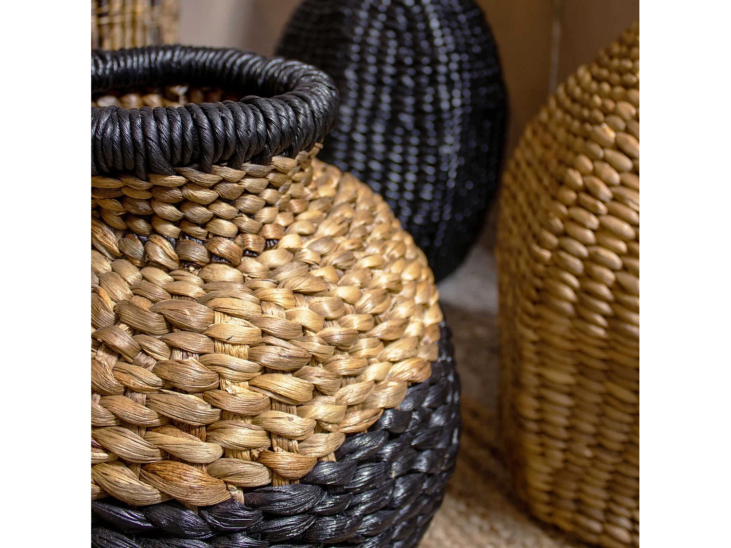 Now's Home - Jarre Boule En Jacinthe D'eau Naturel Et Noir D37xh37cm Ines