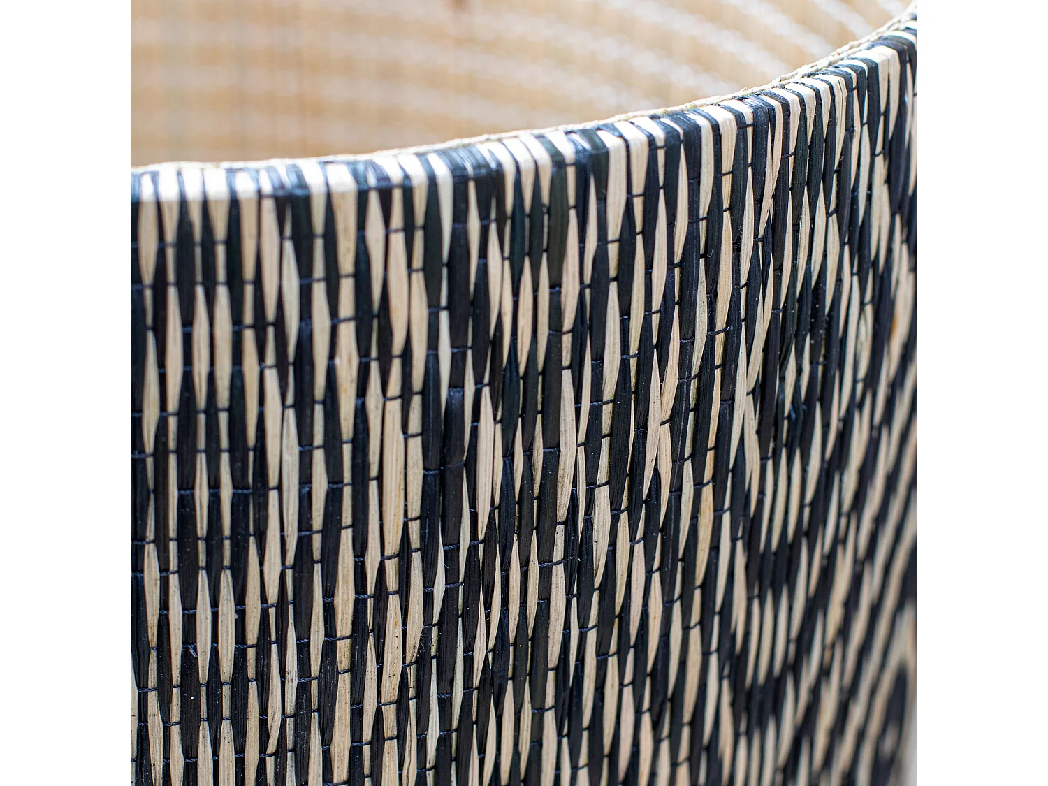 Now's Home - Petit Cache Pot Sur Pieds Noirs Petit Modele Diam 23 Ht40 Cm Yori