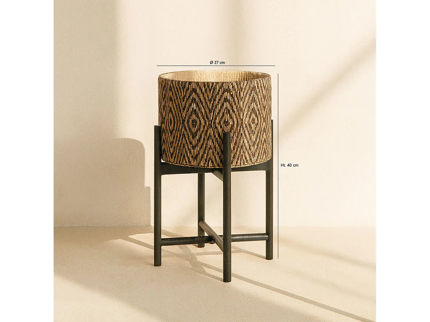 Now's Home - Petit Cache Pot Sur Pieds Noirs Petit Modele Diam 23 Ht40 Cm Yori