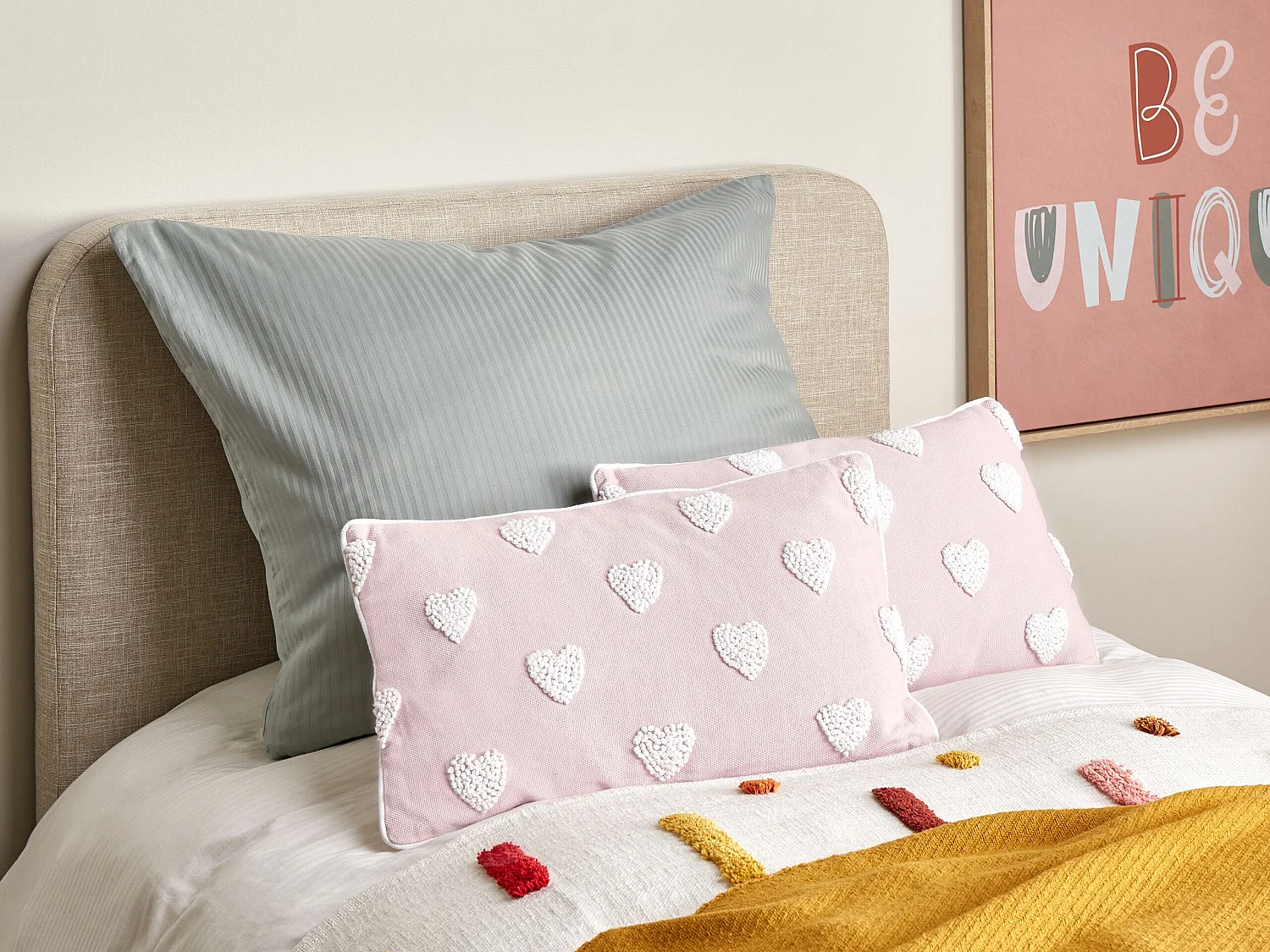 Lot de 2 coussins en coton brodé à motif de cœurs rose 30 x 50 cm GAZANIA