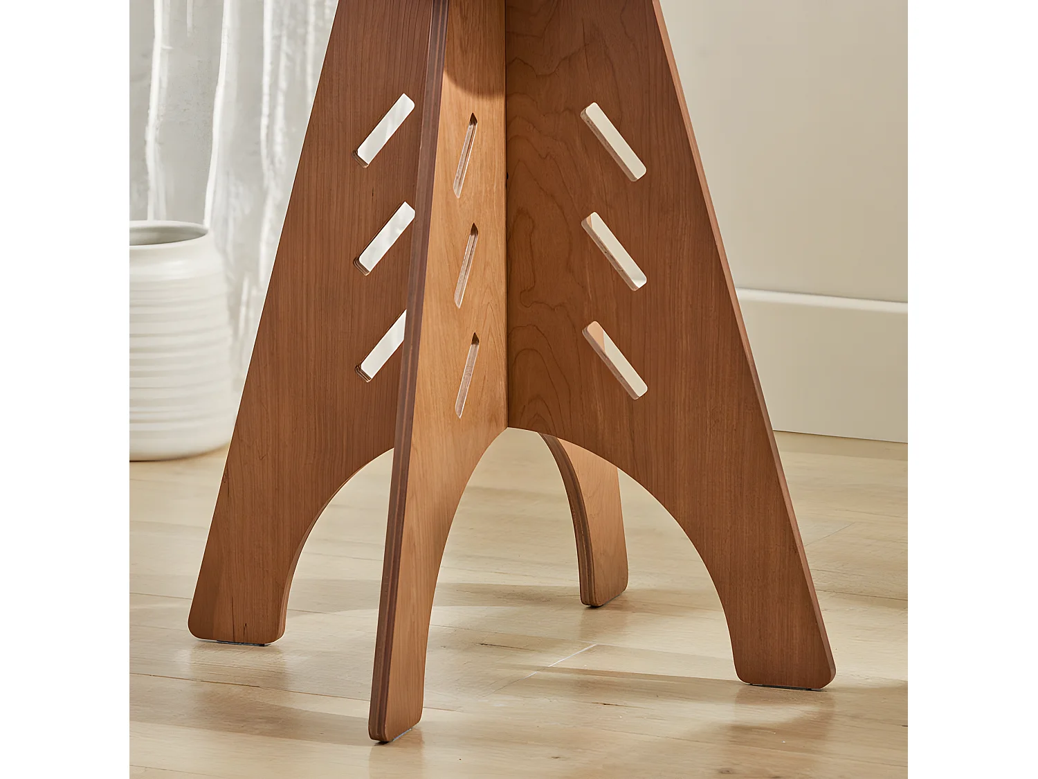 Okrągły stolik boczny HFBT01-K-BR