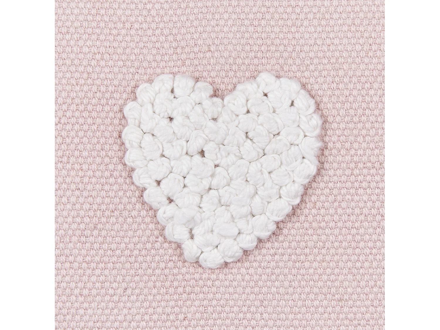 Almofada decorativa padrão de corações em algodão rosa 45 x 45 cm GAZANIA