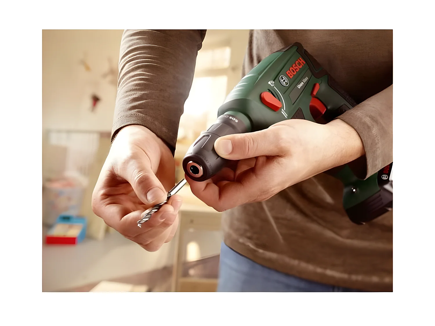 Martelo perfurador sem fio Bosch Uneo Maxx - Tempo de carga 1h - Frequência de impacto 5000 ipm - Entregue com conjunto de acessórios