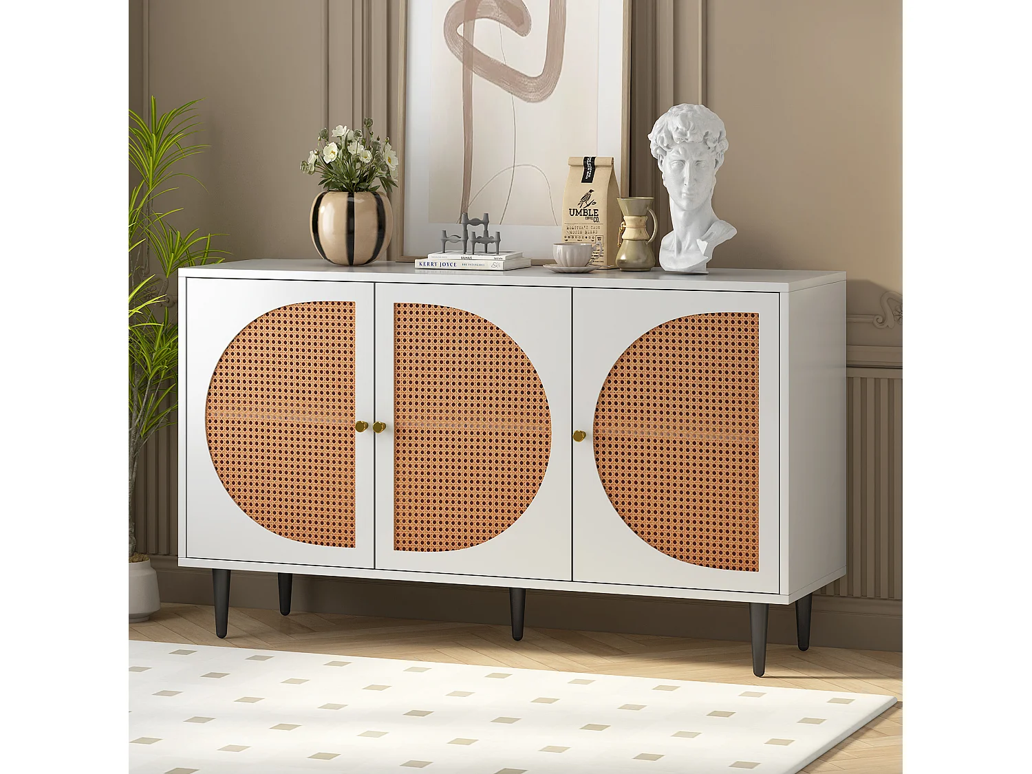 Buffet bas avec 3 portes décorées en rotin, panneaux de particules, style vintage, blanc et chêne, 129,8x 40x 76cm