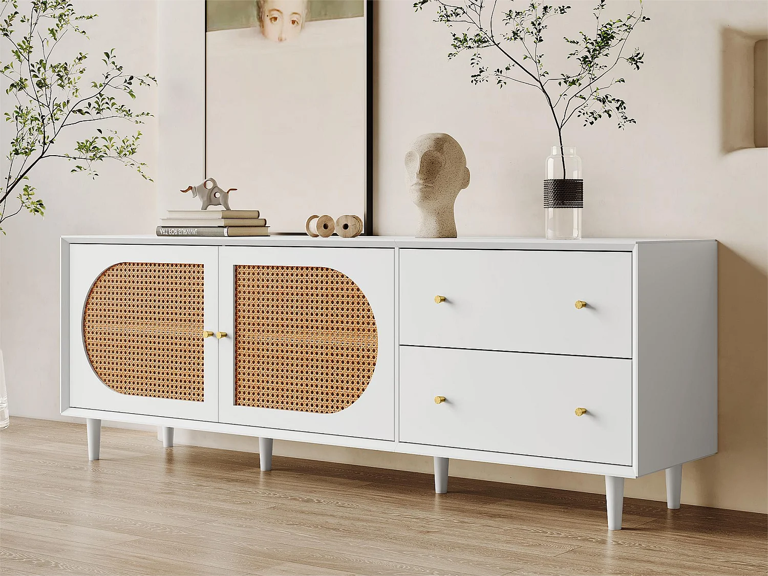 Móvel de TV moderno com 2 gavetas e 2 portas - decoração em rattan - pernas de madeira - branco e natural