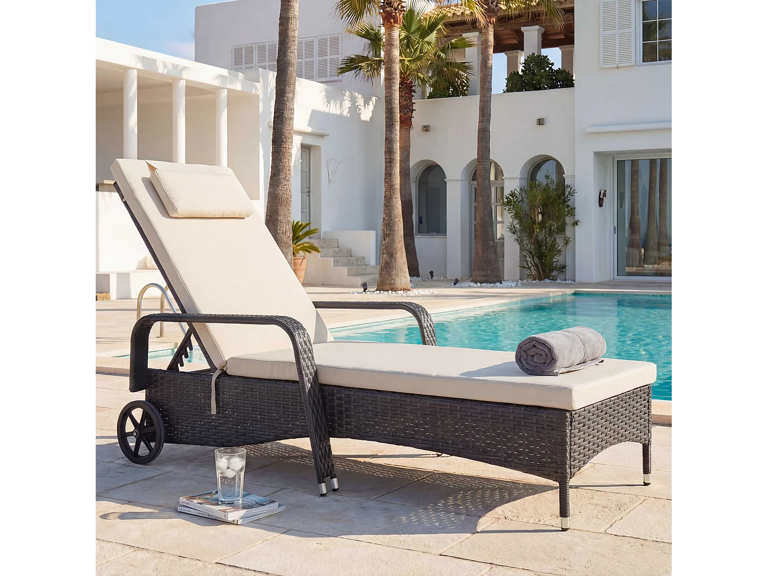 Leżak z polirattanowy Cesena,  antracyt, poduszka beżowa