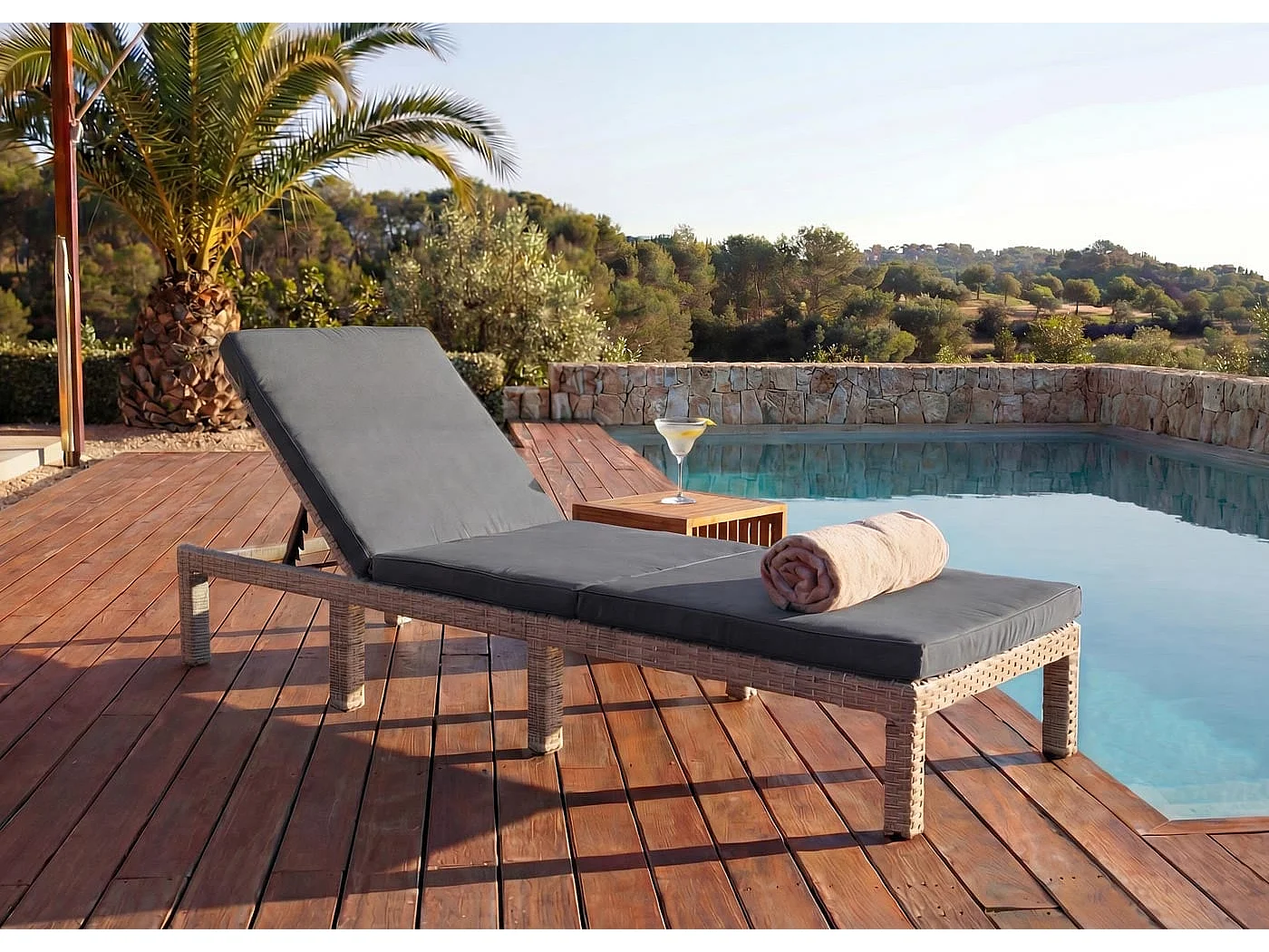 Leżak z polirattanowym siedziskiem MCW-A51 Basic,  Basic szary, poduszka ciemnoszara