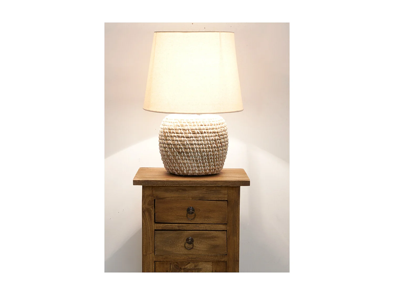 Lampe de chevet en jonc naturel