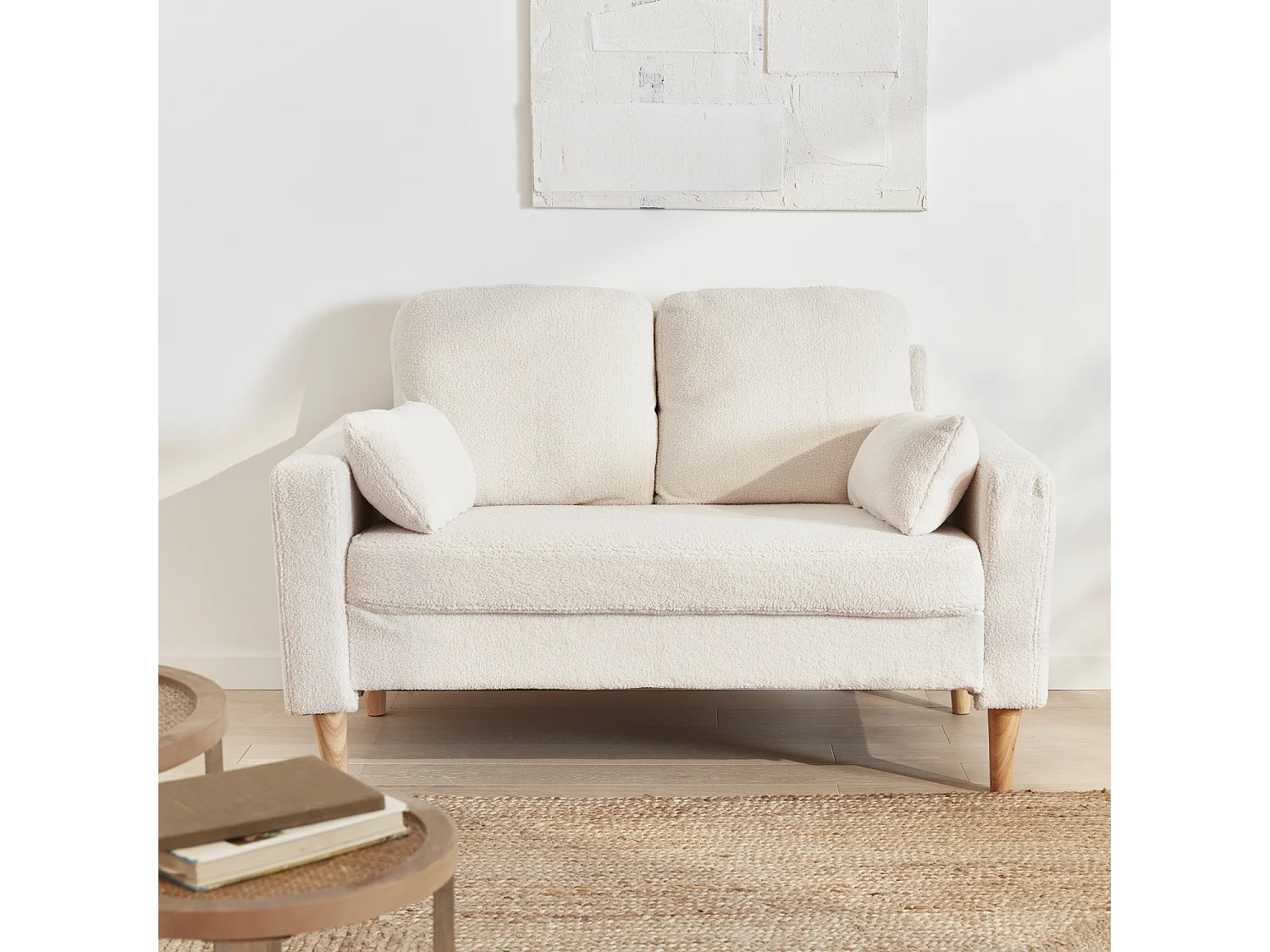 Sofá de tejido borreguito con patas de madera, 2 plazas crema