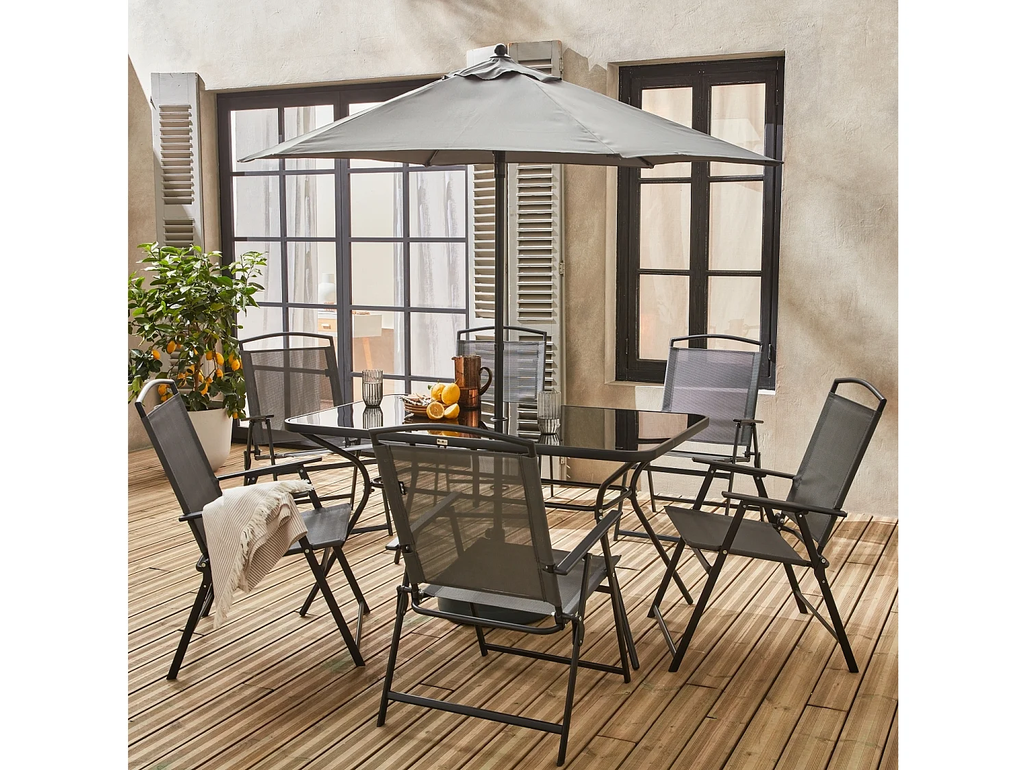 Set tavolo da giardino in acciaio, 6 poltrone e 1 ombrellone, grigio