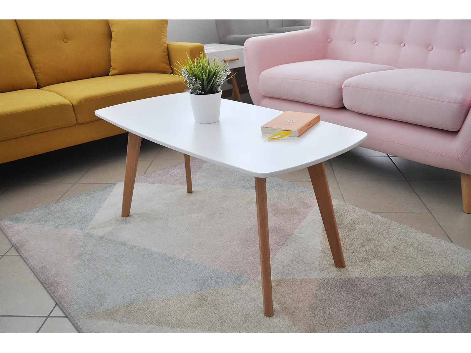 Tavolino da salotto mod. Pegaso con top bianco in mdf e piedi in legno