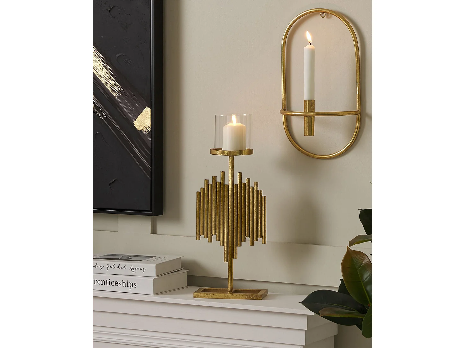 Dekorativer Kerzenständer in Gold mit Glaszylinder 47 cm Glamour Design Nias