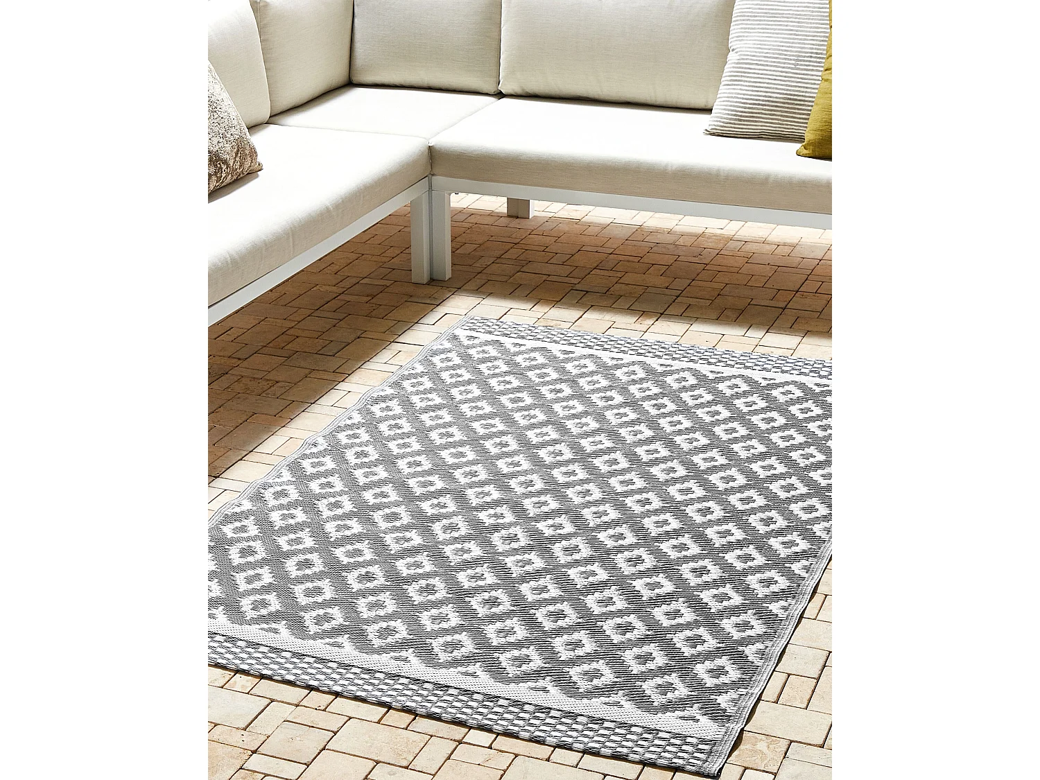 Rechteckiger Outdoor-Teppich in Grau mit modernem Muster 120x180 cm Thane