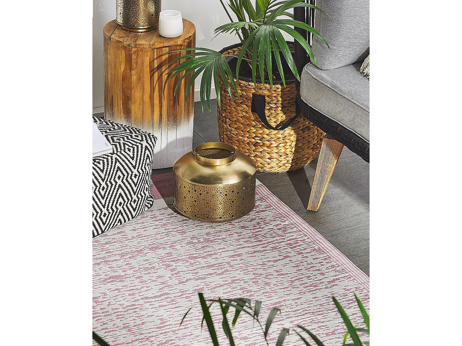 Outdoor Teppich rosa 120x180 cm Bodenschutzmatte Kunststoffmatte Ballari