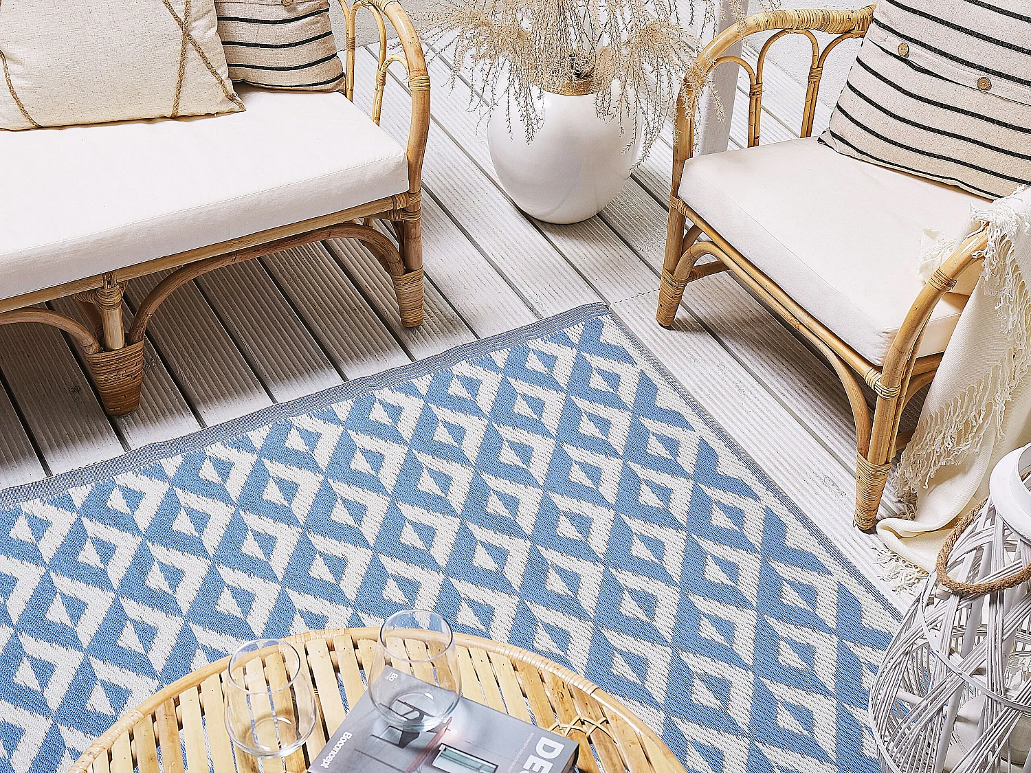 Tapis extérieur au motif géométrique bleu 120 x 180 cm BIHAR