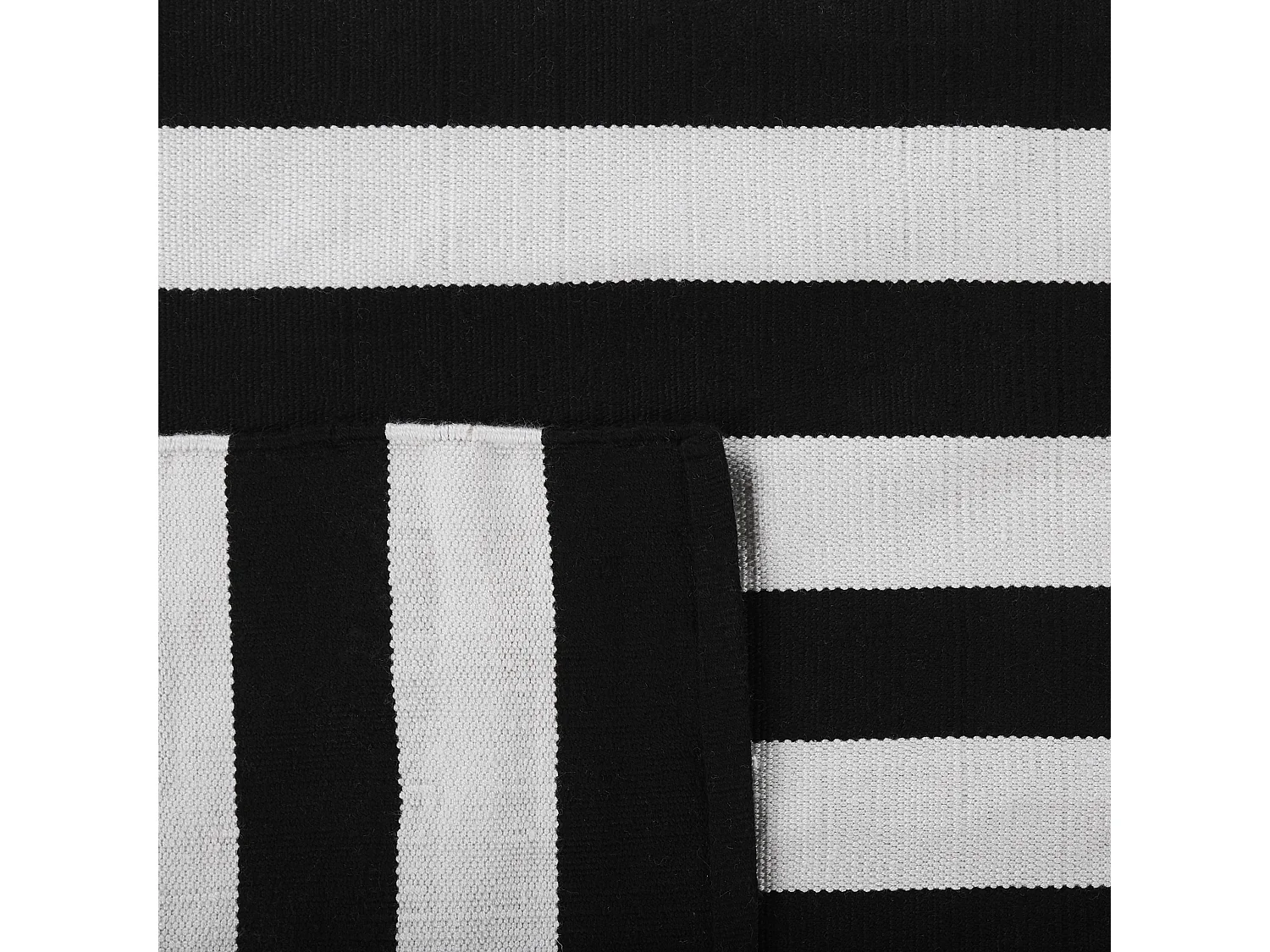Tapis d'extérieur TAVAS 140 x 200 cm Noir/blanc