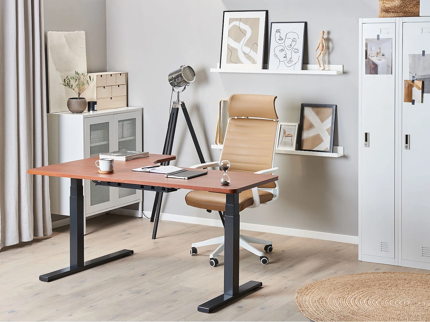 Bureau angle à gauche / réglable électrique 160 x 110 cm effet bois foncé et noir DESTIN II