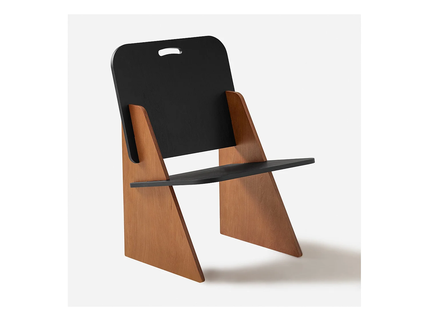 SoBuy Designstoel van hout Comfortabele, ergonomische woonkamerfauteuil Keukenstoel, pen- en gatstructuur, bruin en zwart, L53 x D78 x H56 cm, HFST03-Sch