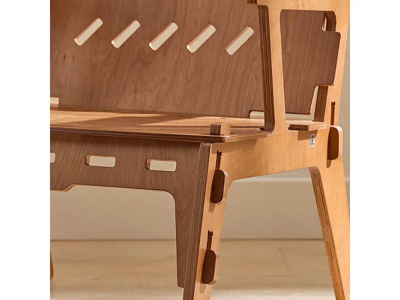 Krzesło z oparciem i podłokietnik HFST02-BR