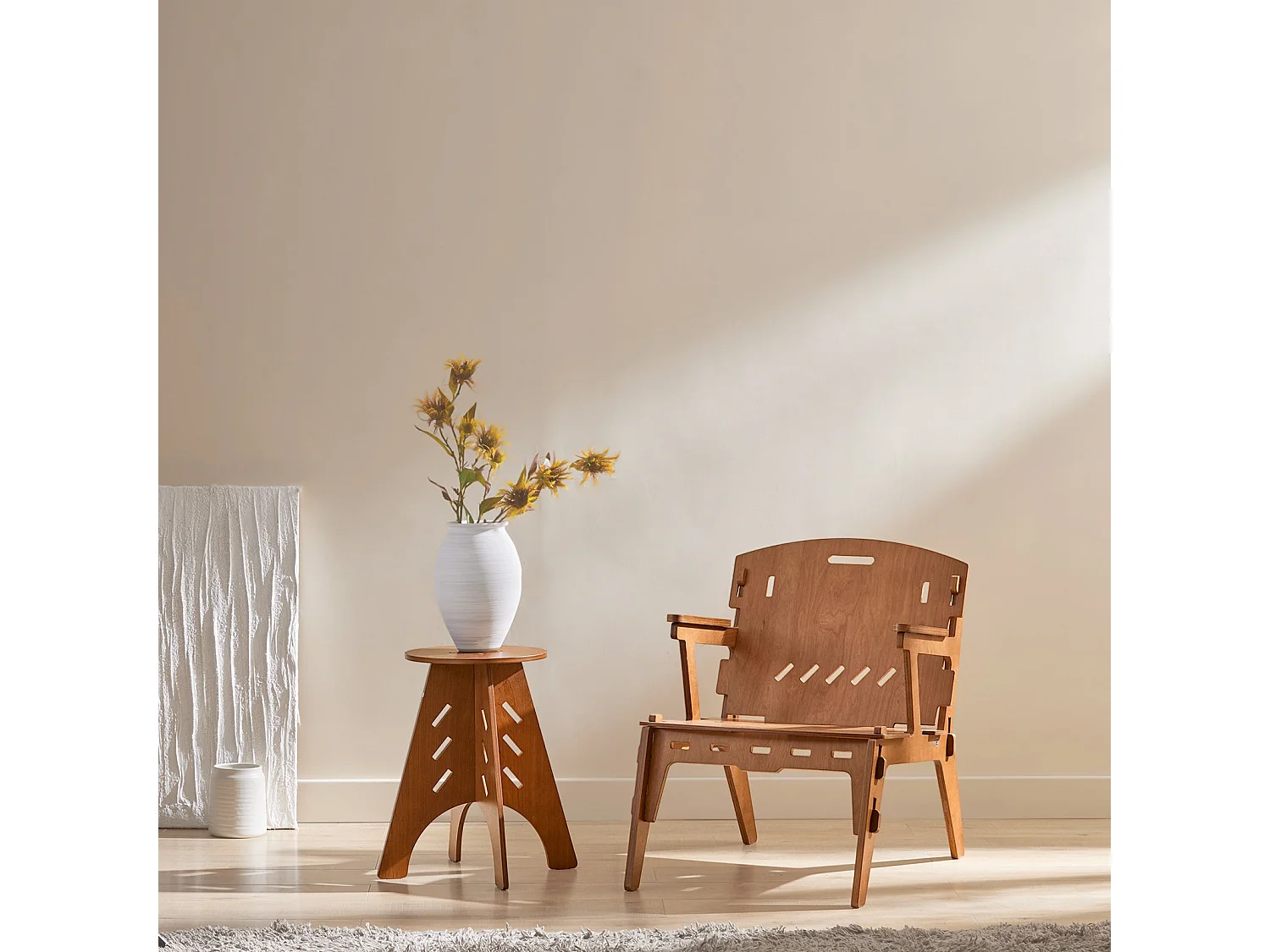 Krzesło z oparciem i podłokietnik HFST02-BR