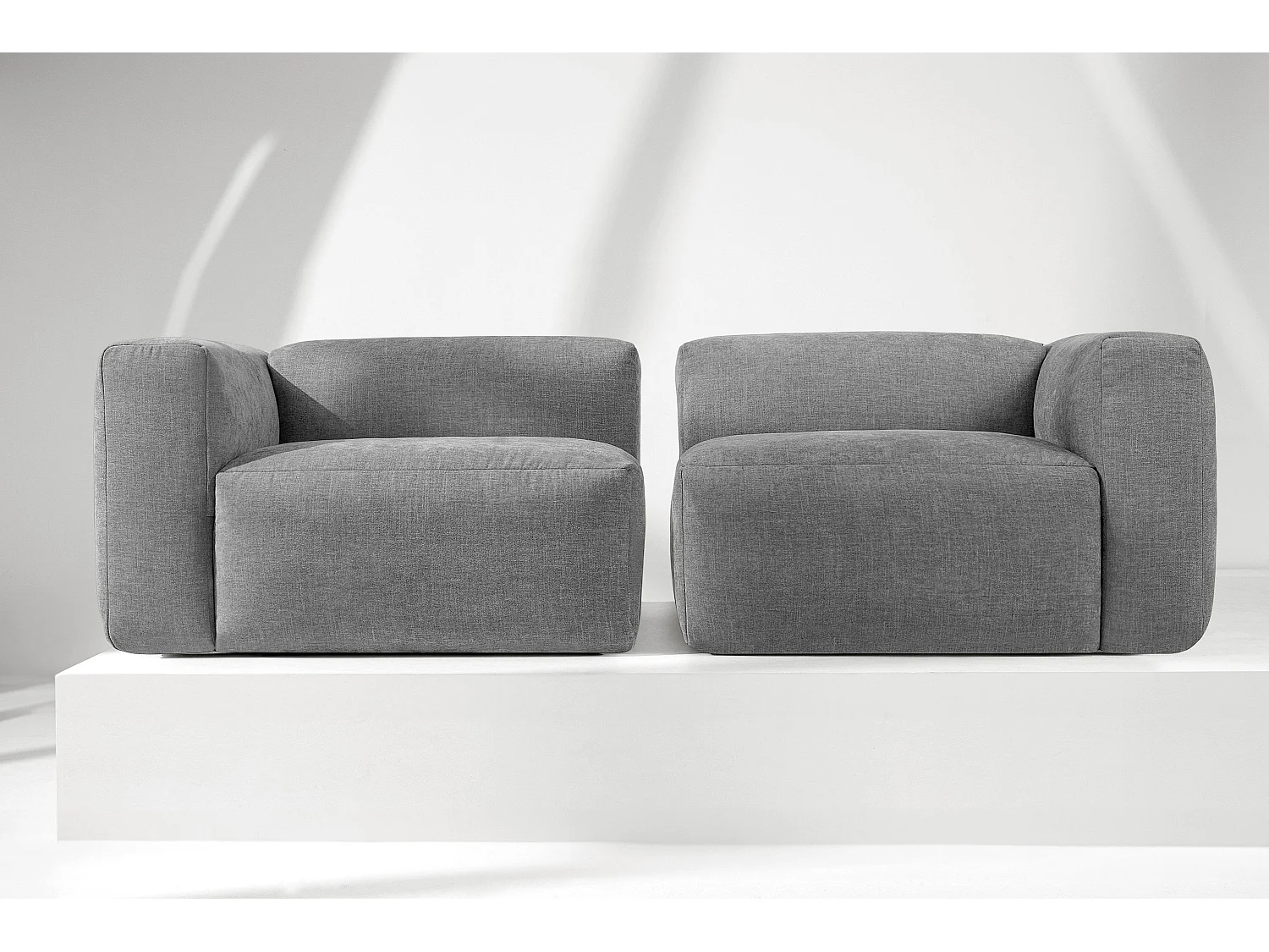 Canapé 2,5 places avec assise extrêmement moelleuse et confortable - gris clair - BUFFO