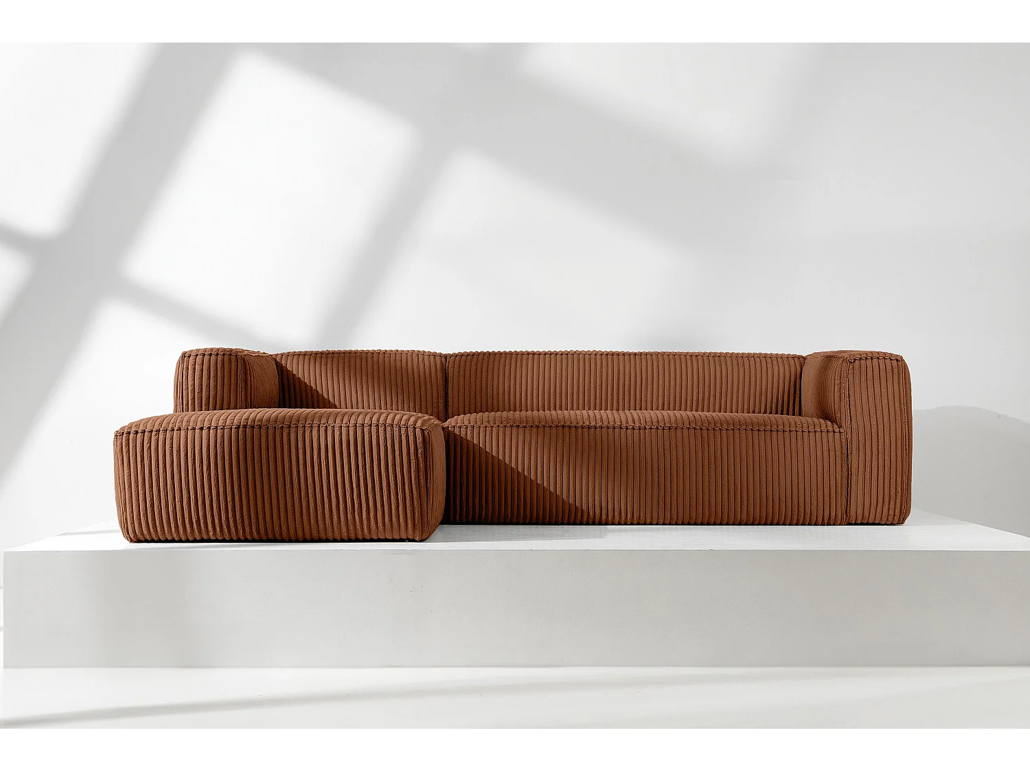 Modernes Ecksofa Links aus breitem Cordstoff - rot - FEROX