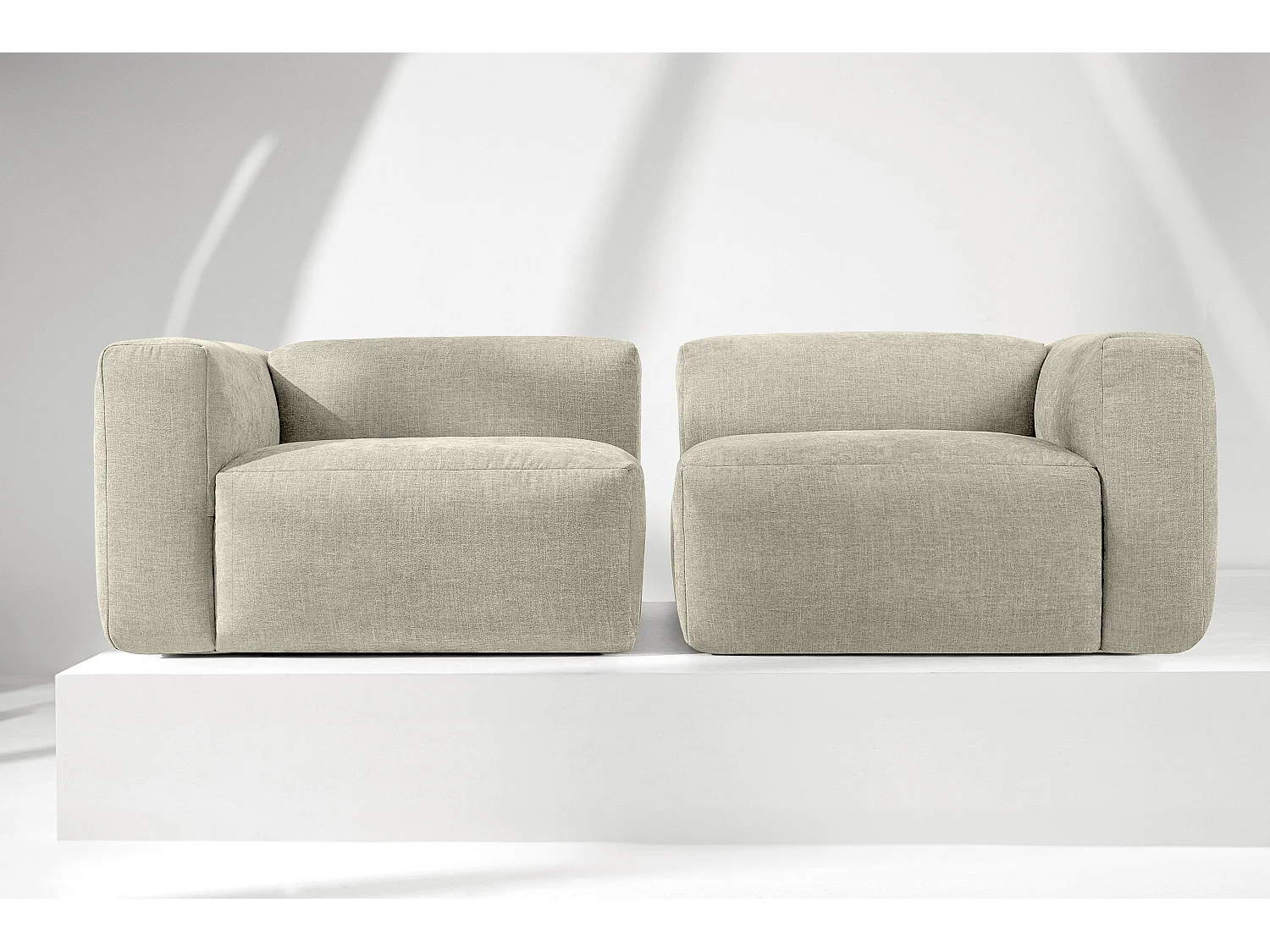 Canapé 2,5 places avec assise extrêmement moelleuse et confortable - couleur écru - BUFFO