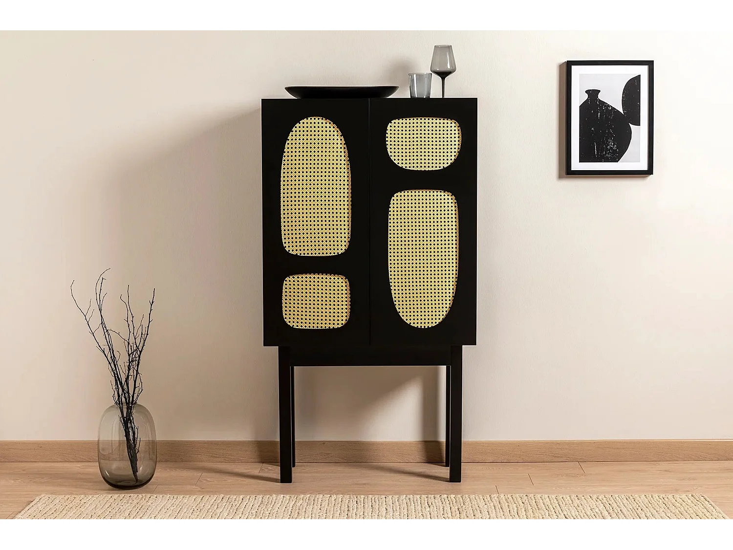 Aparador – 135 cm altura – 75 cm largura – Preto – Aglomerado