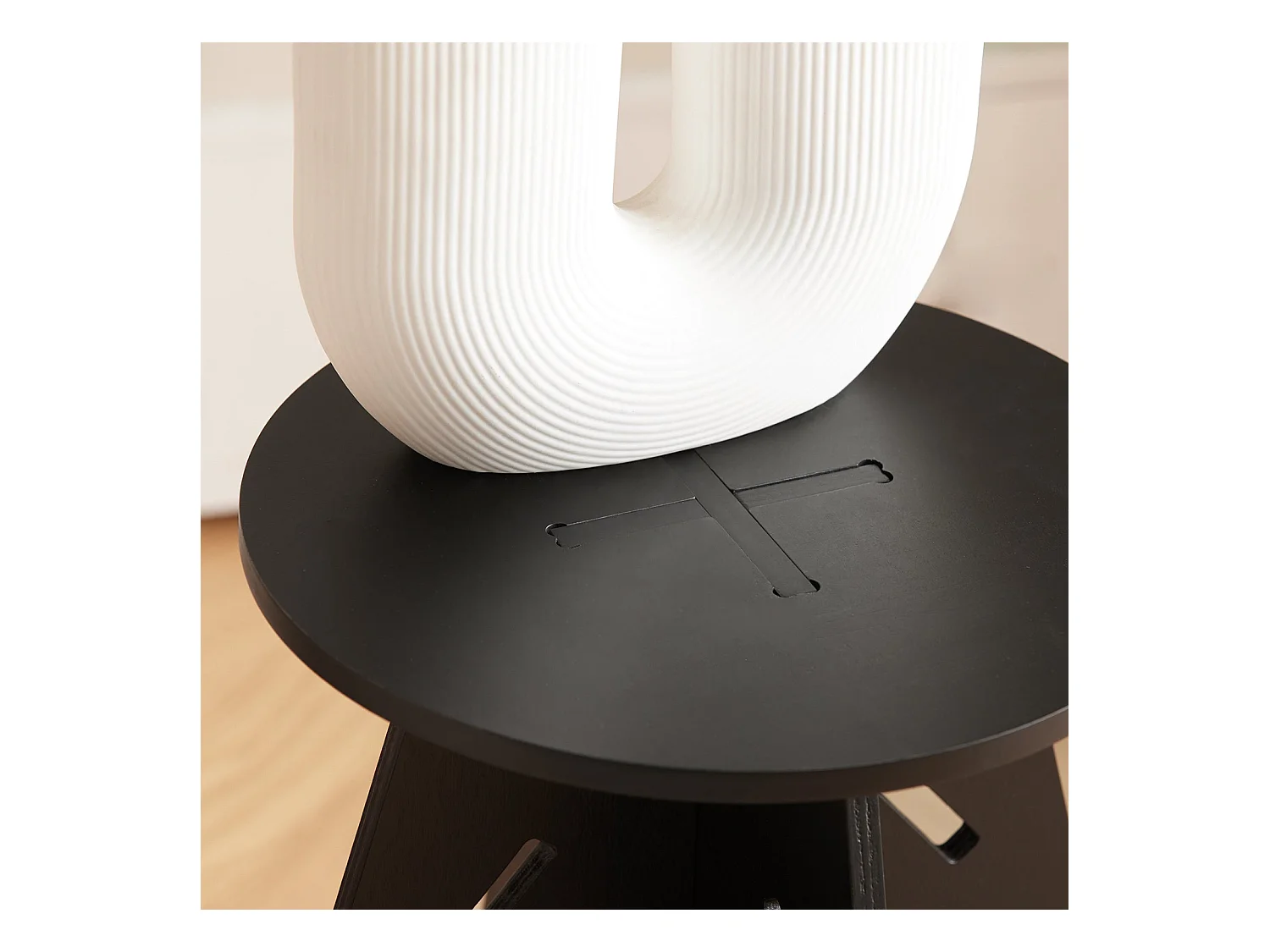 SoBuy HFBT01-K-SCH  Table d'appoint Ronde en Bois Table Basse Ronde Table de Nuit Table de Chevet Bouts de Canapé Marron en Tenons et Mortaises, Noir