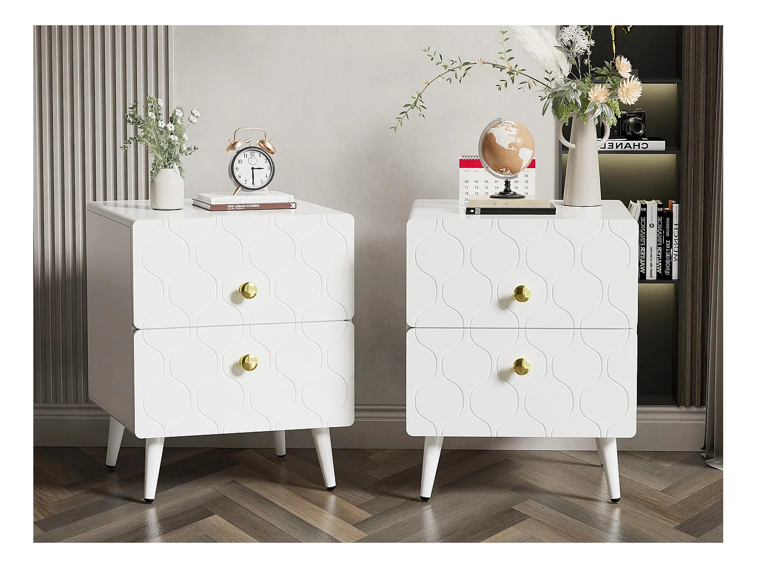 Lot de 2 Tables de chevet à motif ondulé - avec poignées dorées et 2 tiroirs - façades laquées - Blanc