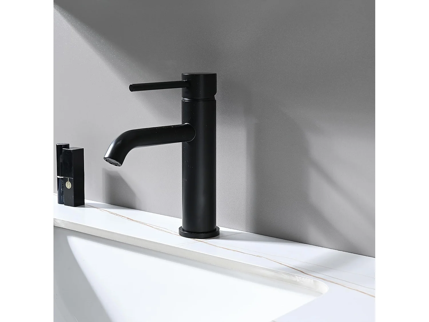 LuxuryBain- Mitigeur, robinet de lavabo pour salle de bain design et moderne (Noir)