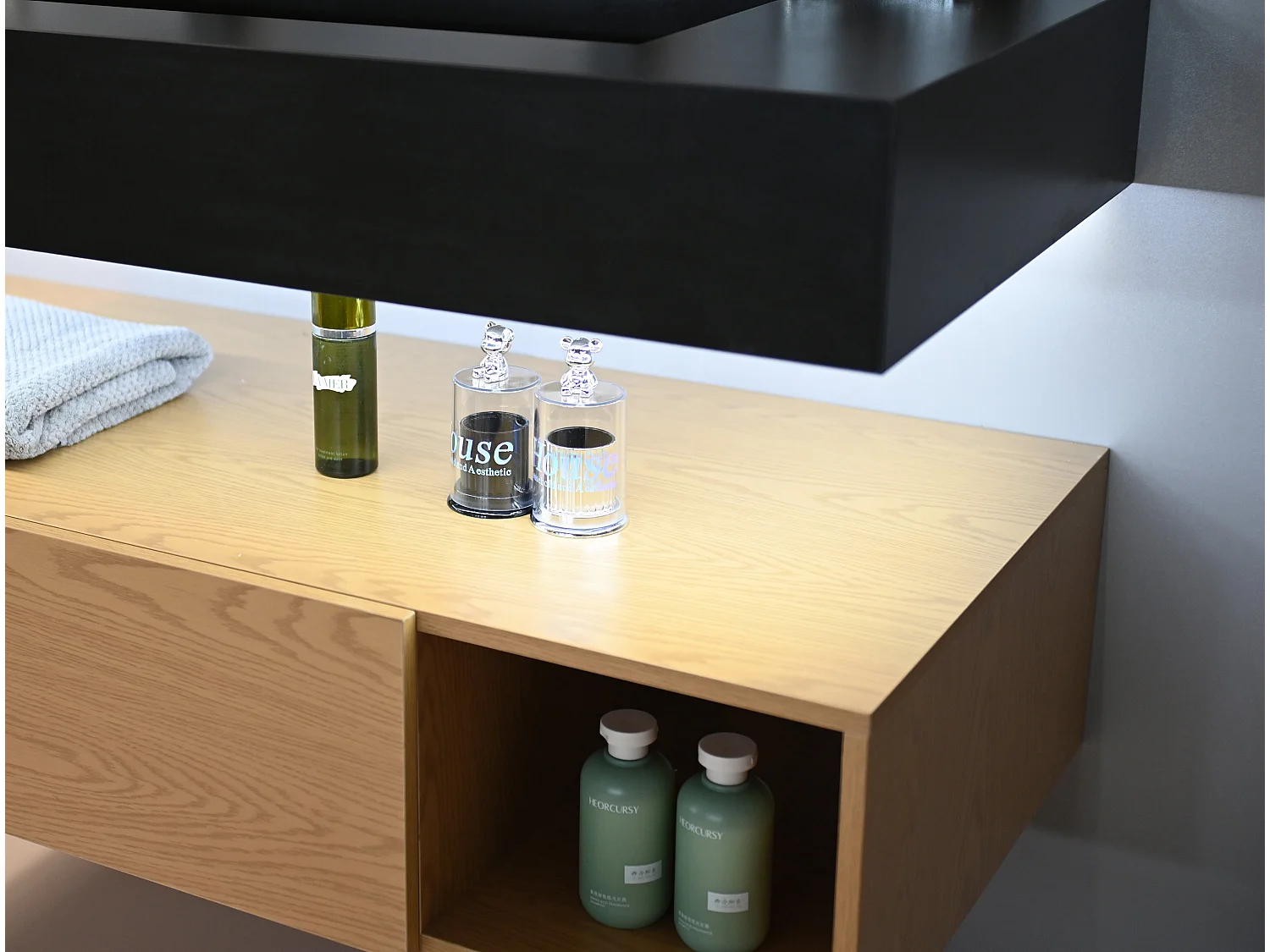 LuxuryBain- Meuble de salle de bain double vasque 150cm bois et noir avec miroir LED à luminosité variable LB-8470-150