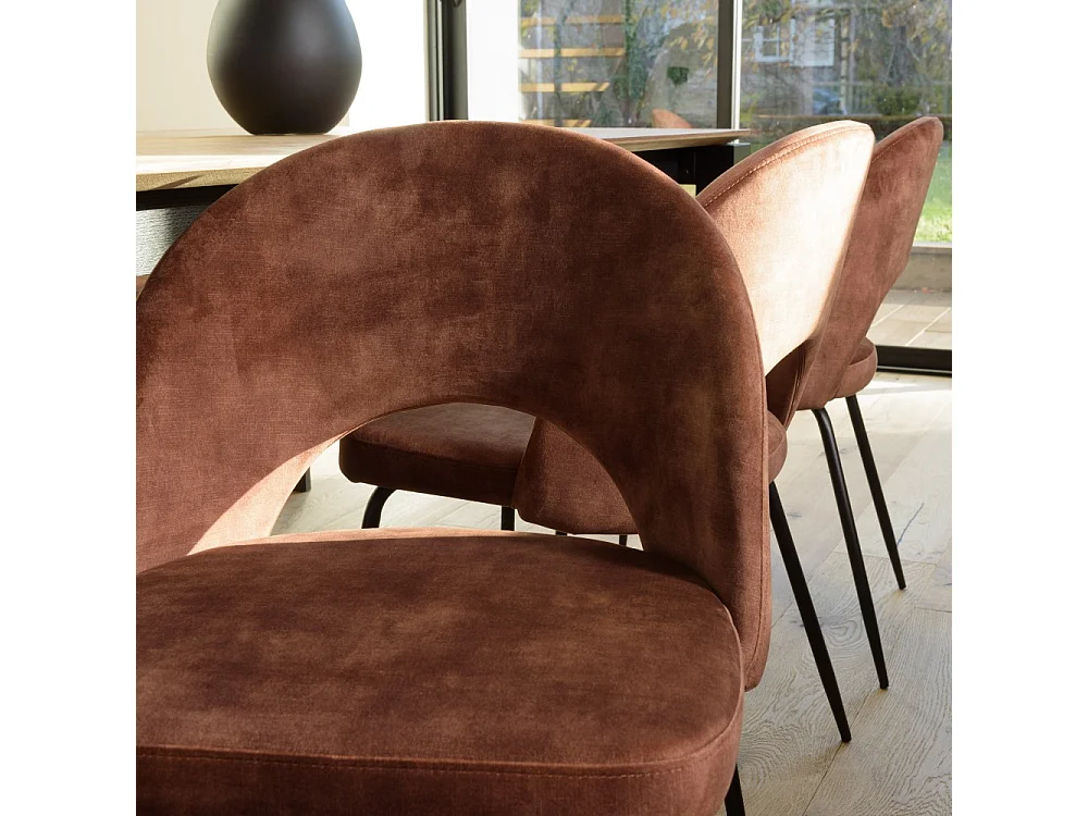 TOM - Lot de 2 chaises dossier ouvert tissu velours marron pieds noir