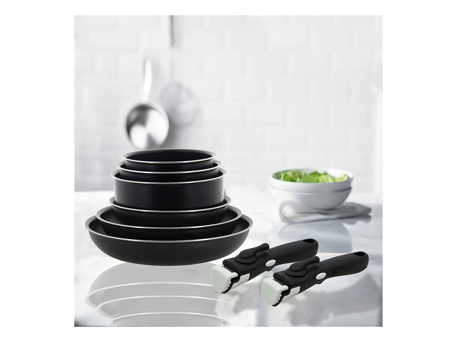 Menastyl - Lot De 8 Pieces Iris 3 Casseroles + 3 Poeles + 2 Poignees - Induction