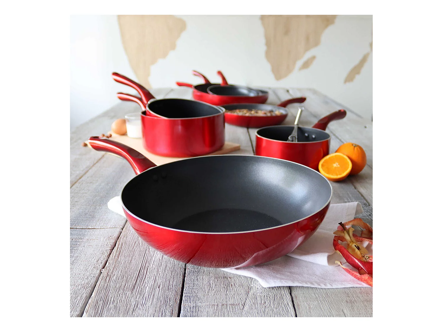 Menastyl - Wok En Aluminium 28cm Cerise Compatible Induction