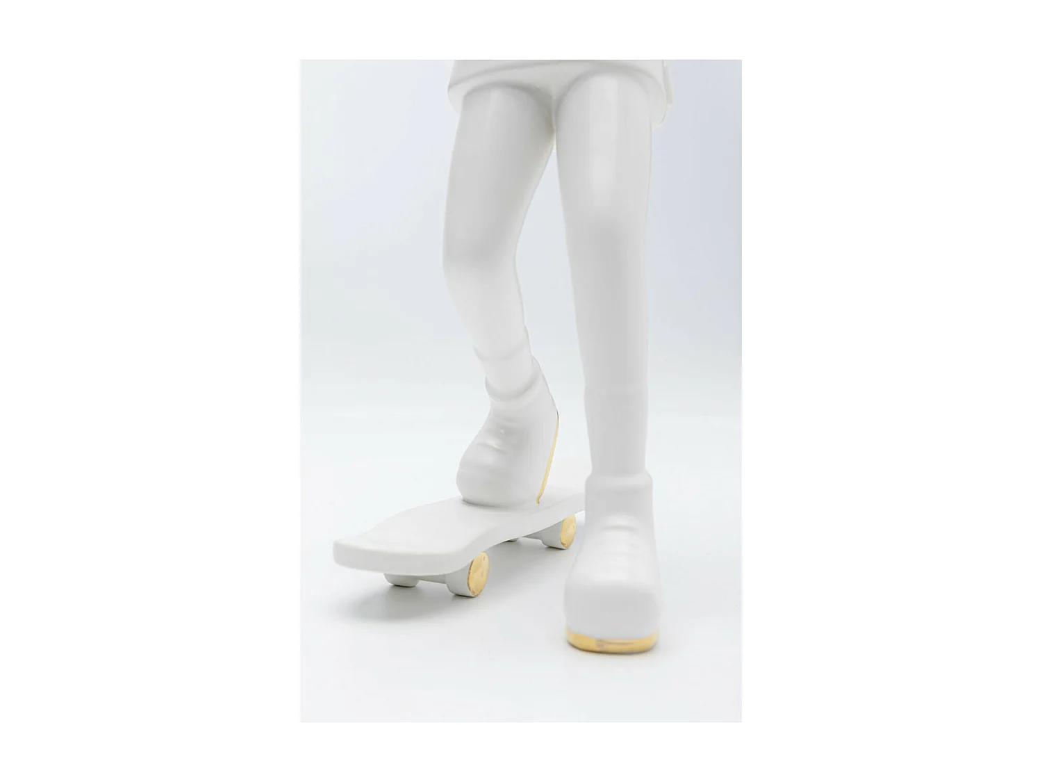 Deko Figur Skating Astronaut Weiß 33cm
