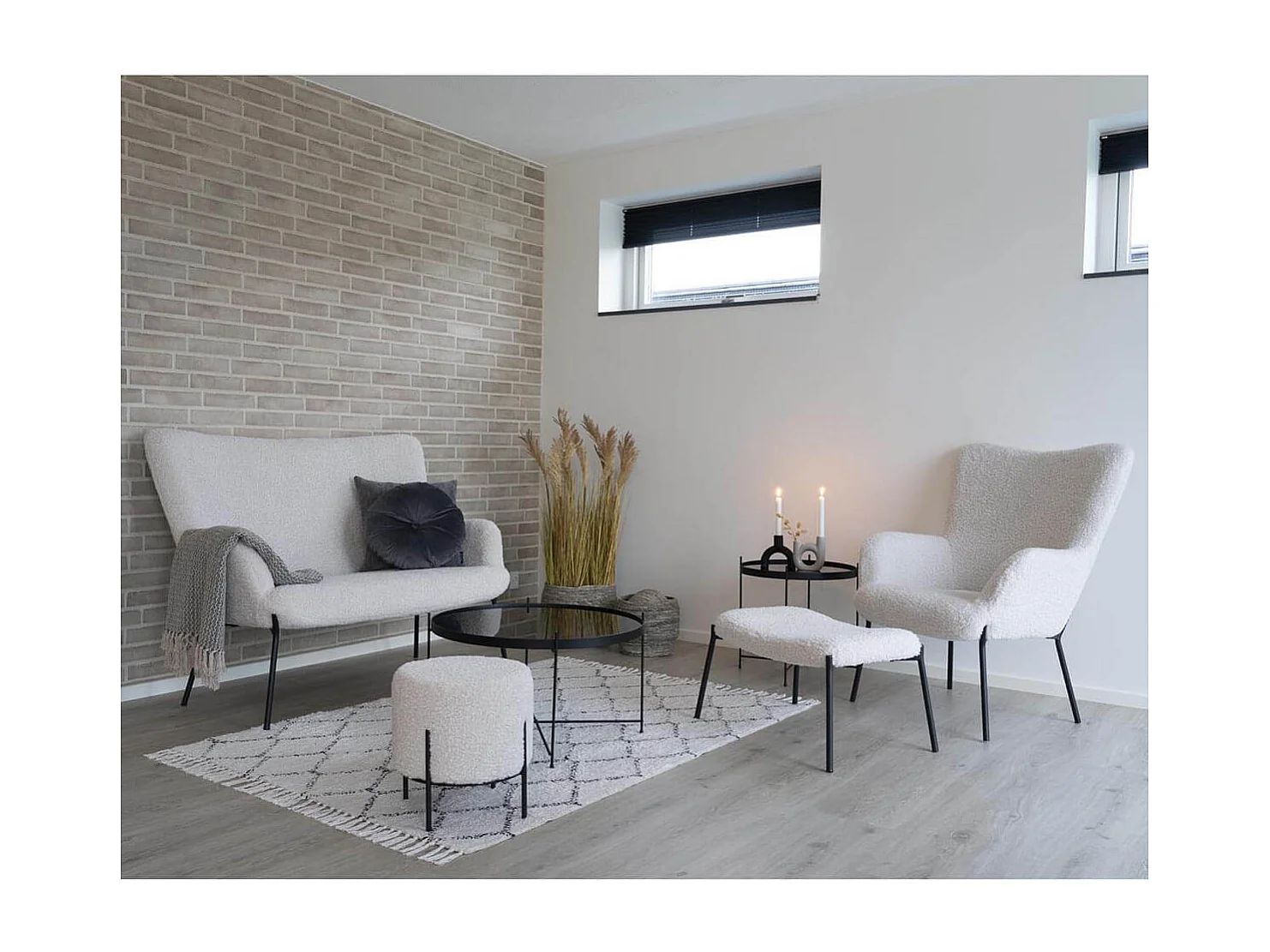 FINTRY - Fauteuil Imitation Laine Blanche et Piétement Acier Noir