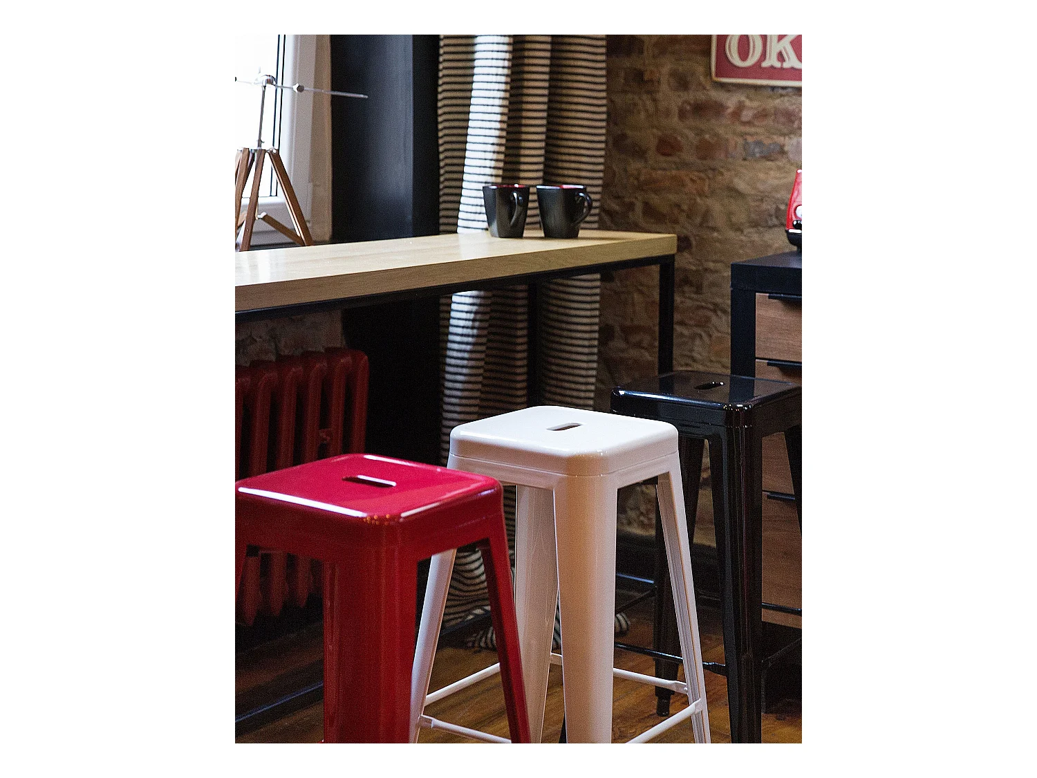 Set mit 2 Barhockern CABRILLO Metall Weiss