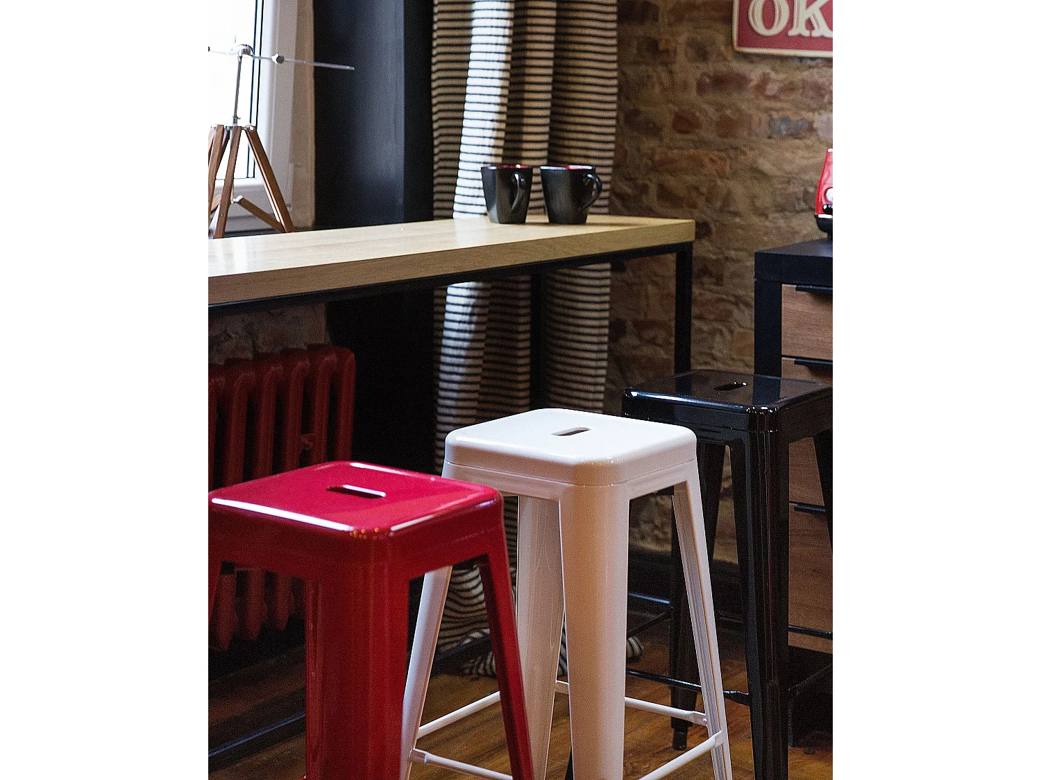 Set mit 2 Barhockern CABRILLO Metall Weiss