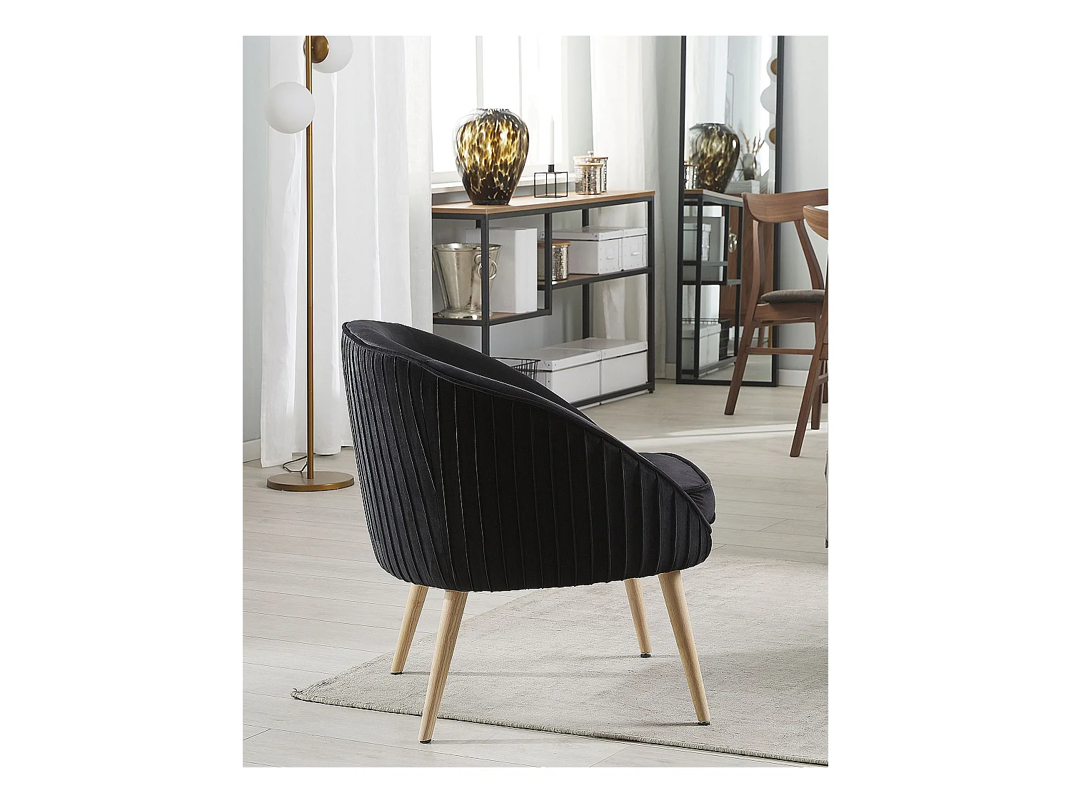 Moderner Retro-Sessel aus Samtstoff in Schwarz Tromso