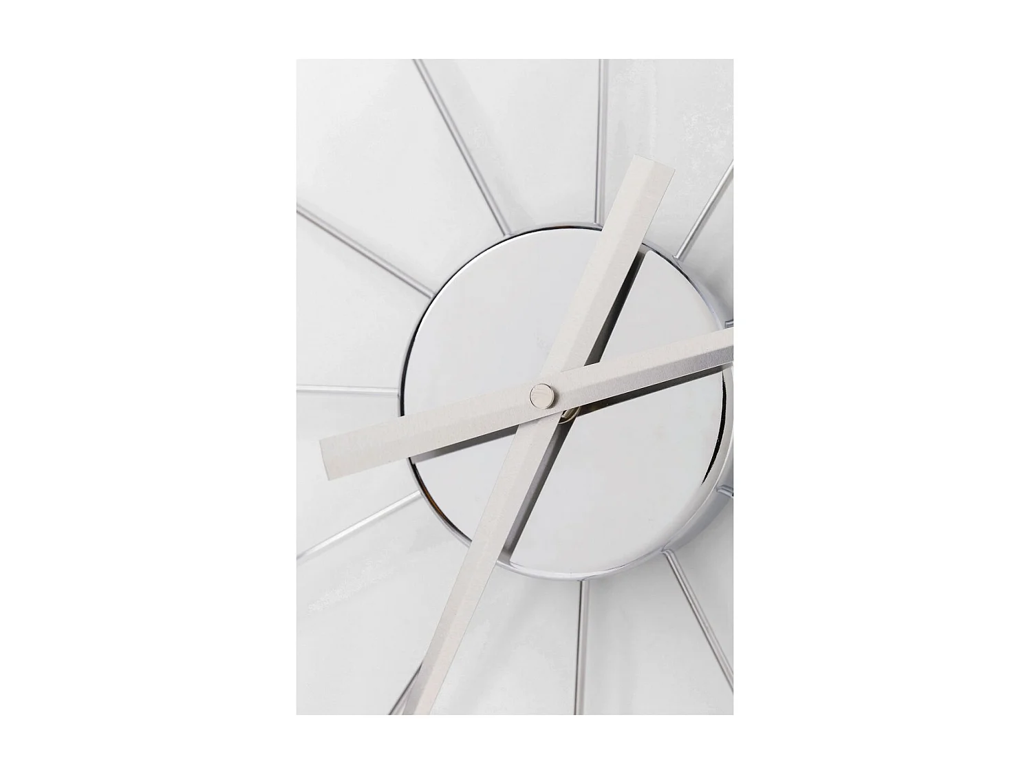 Horloge murale Like Umbrella boules chromées