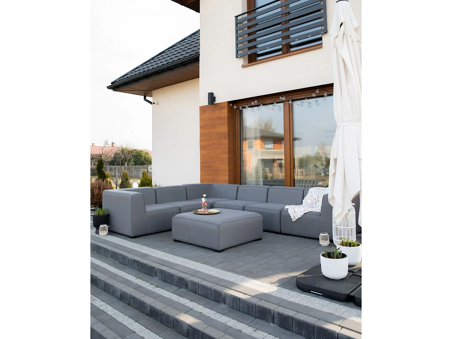 Garten Ecksofa mit Ottomane 7-Sitzer AREZZO rechtsseitig modular Grau