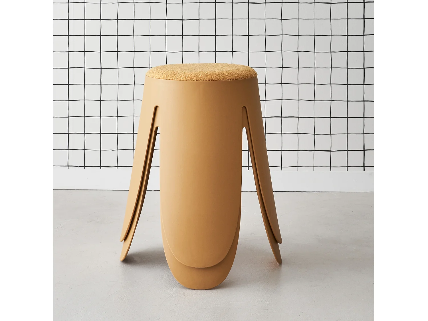 Taburete apilable con asiento texturado, set de 2 mostaza