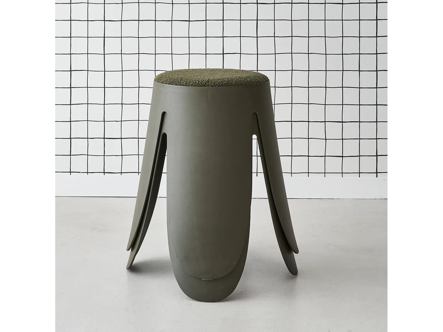 Set de 2 tabourets empilables vert foncé . bouclette texturée. NIKI. Ø30 / 44 x H46cm