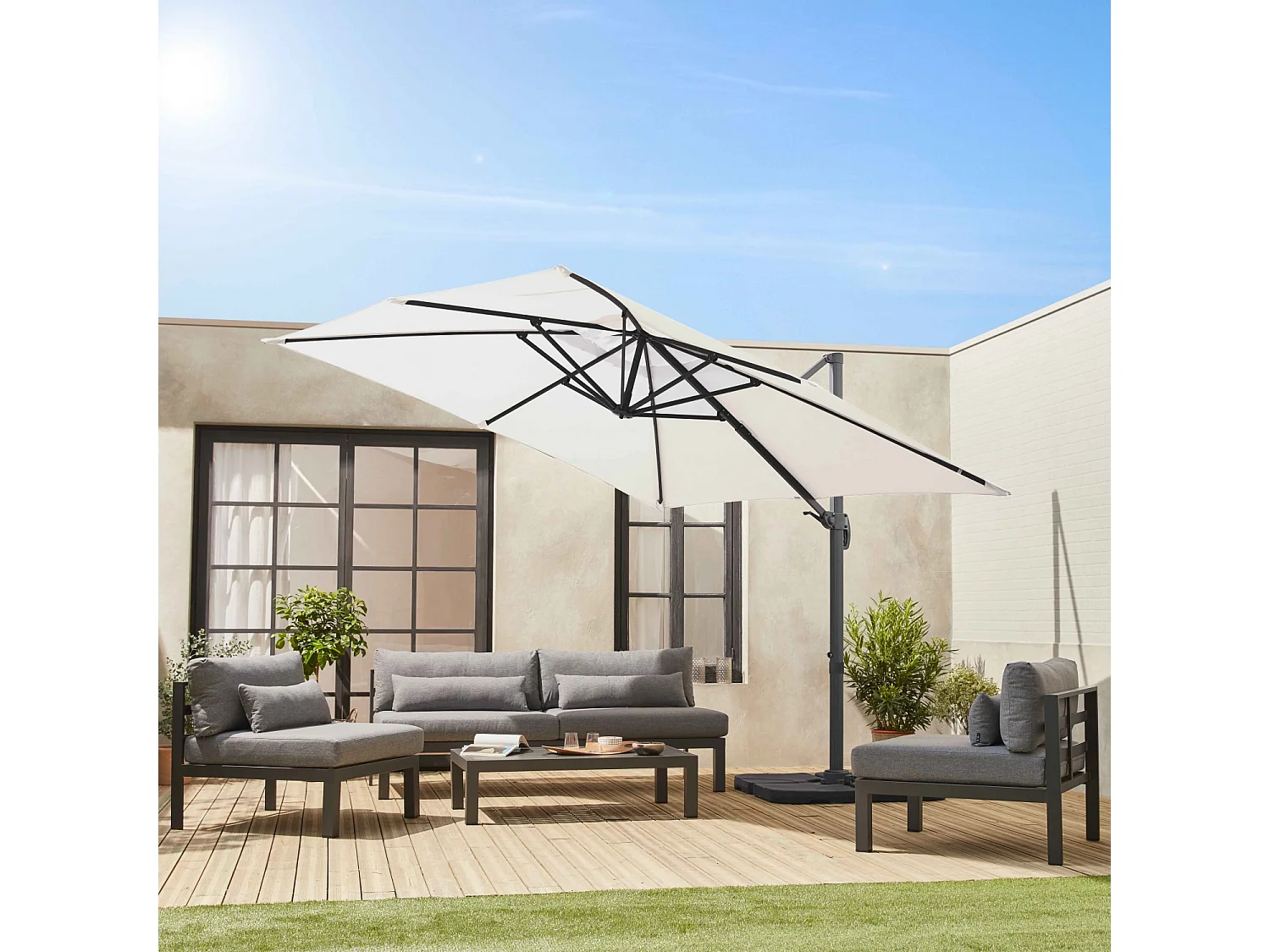 Parasol déporté carré 3x3m haut de gamme - Falgos - ecru- Parasol excentré inclinable. rabattable et rotatif à 360°.