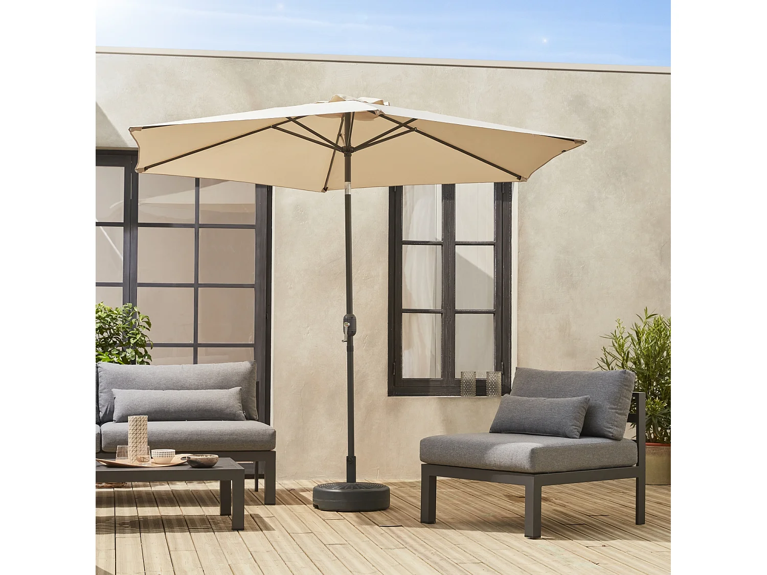 Parasol droit rond Ø300cm - Touquet Sable - mât central en aluminium orientable et manivelle d'ouverture