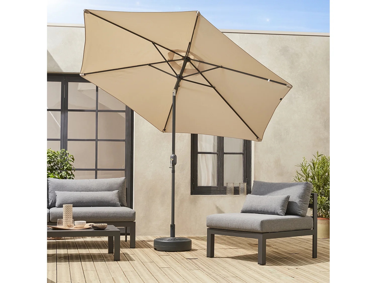 Parasol droit rond Ø300cm - Touquet Sable - mât central en aluminium orientable et manivelle d'ouverture
