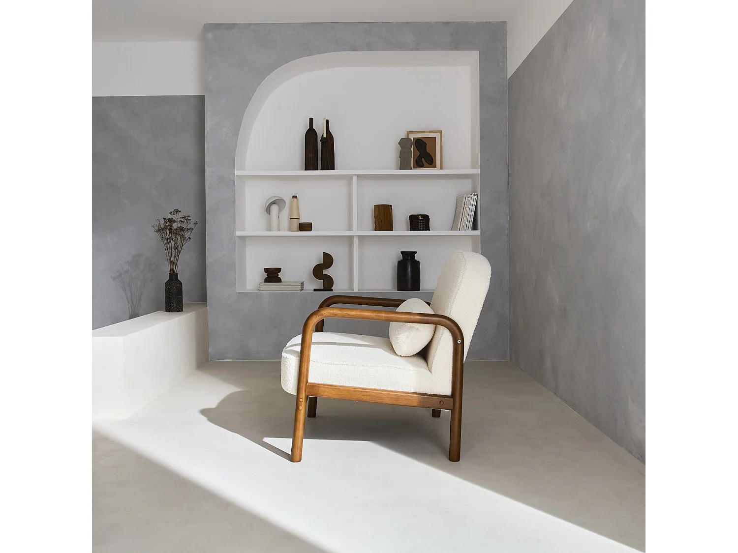 Poltrona scandinava in legno di hevea, bianco