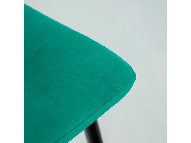 Lot de 4 chaises capitonnées en velours vert pied métal noir - LOUISE