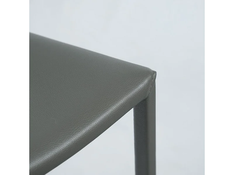 Lot de 4 chaises empilables en simili gris et 4 pieds en acier - LUFY